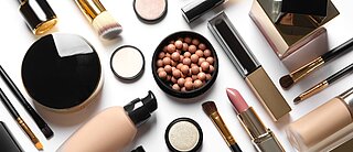 Beispiele für Produkte in der Kosmetikindustrie, bei denen Minebea Intec-Produkte zur Sicherung der Qualität während des Produktionsprozesses beitragen
