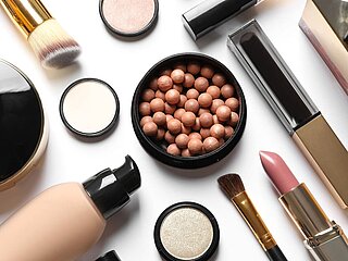 Examples of products in the cosmetics industry where Minebea Intec products help to secure quality during the production process